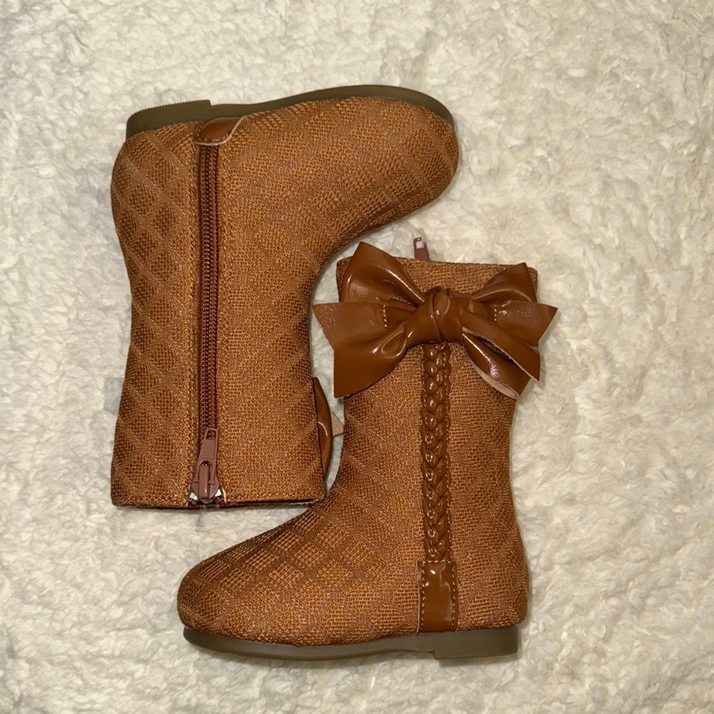 SHEIN toddler girls brown Quilted  Boots with Bow